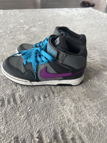 asics кроссовки женские: Кроссовки, 34, Air Jordan, Новый, цвет - Серый, Самовывоз at lalafo.kg asics кроссовки женские: Кроссовки, 34, Air Jordan, Новый, цвет - Серый, Самовывоз