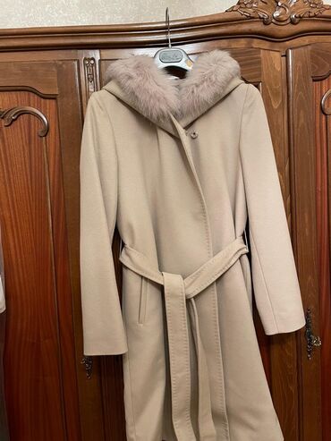 пальто женское: Пальто XS (EU 34), S (EU 36), цвет - Бежевый