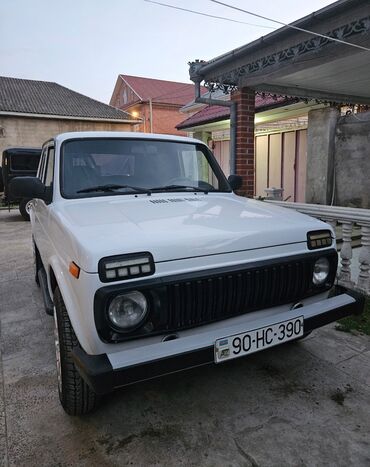 niva surətlər qutusu: VAZ (LADA) 4x4 Niva: 1.7 l | 2009 il 280000 km Ofrouder/SUV