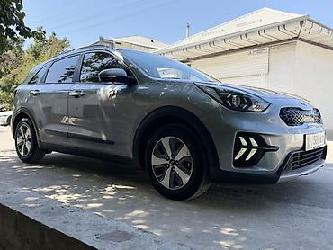 w204 2010: Kia Niro: 2021 г., 1.6 л, Гибрид, Кроссовер — 4