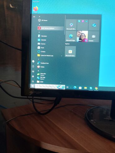 Monitori: Acer monitor je crne boje, elegantnog dizajna, pogodan za — 5