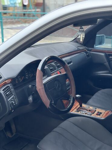 Mercedes-Benz: Mercedes-Benz E-Class: 1997 г., Автомат, Бензин, Седан — 9