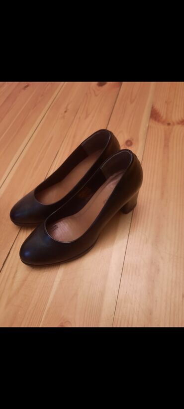 женские туфли с бантами: Туфли, Размер: 39, цвет - Черный, Б/у