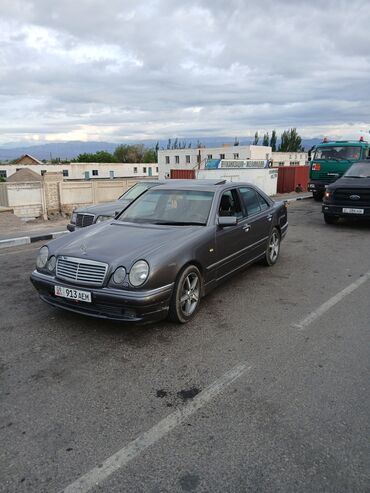 Mercedes-Benz: Mercedes-Benz E-Class: 1996 г., 4.2 л, Автомат, Бензин, Седан