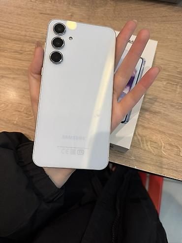 alcatel 6016x: Samsung Galaxy A55 5G, цвет белый. Особенности и характеристики: - — 2