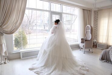 свадебные платья оптом бишкек: Продаю эксклюзивное свадебное платье полностью ручной работы