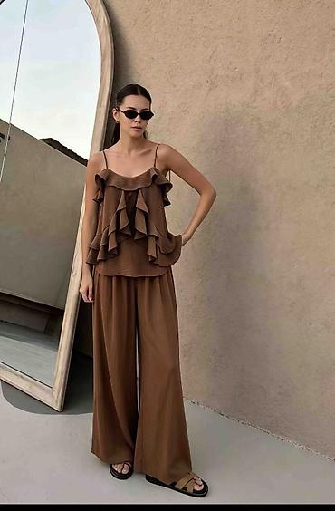 stradivarius sorc: Zenski komplet – top na bretele sa volanima + široke pantalone 2900 — 5