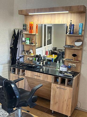 stol salon: İşlənmiş, Saç kəsimi üçün masa, Güzgülü — 1