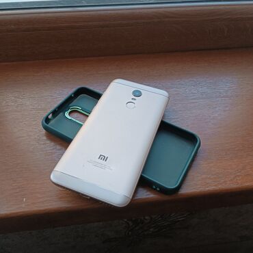 телефон redmi 6: Xiaomi, Redmi 5 Plus, Б/у, 64 ГБ, цвет - Золотой, 2 SIM