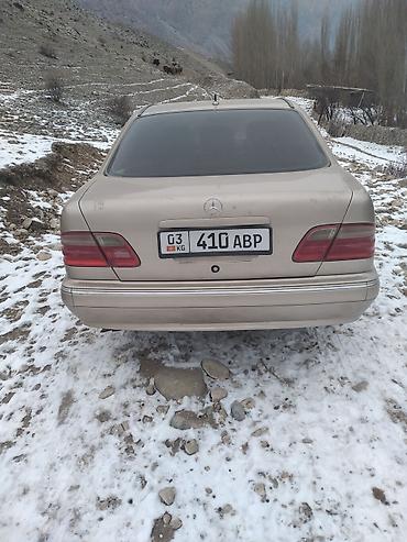 2000: Mercedes-Benz E-Class: 2000 г., 3.2 л, Автомат, Бензин, Седан — 4