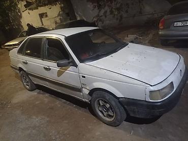Volkswagen: Volkswagen Passat: 1988 г., Седан — 4