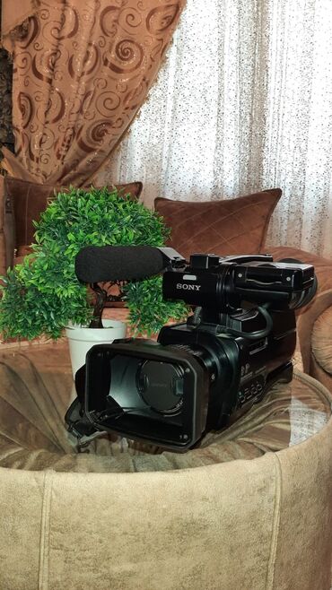 mikrofon boya by m1: SONY 2000 lik vidyo kamera Satilir ela vəziyyətdədir. Sony 2000lik
