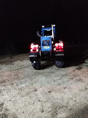 Traktorlar: Mavi rəngli ağır sinif təkərli traktor və qoşqu komplekti — 19