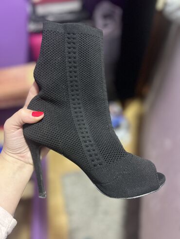 obuca: Ankle boots, 39