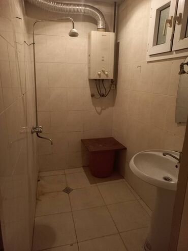 Uzunmüddətli kirayə mənzillər: Xətai rayonu, Əhmədli qəsəbəsi, Gəncə prosektində yerləşən 9 mərtəbəli — 8