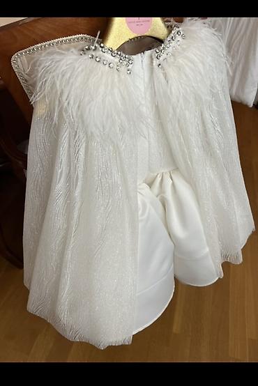 Donlar: Vetuel kids couture yerinden ozel sigarishle tikilib
5-6-7 yaş
30 azn — 2