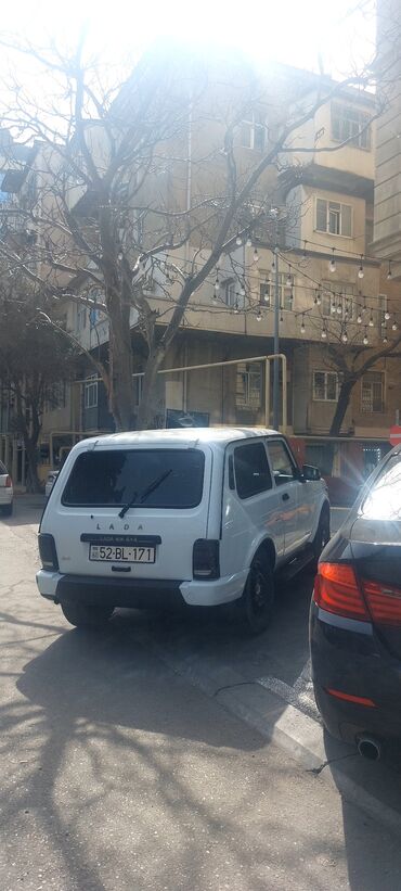 Bamperlər, buferlər: Lada niva urban bamper bufer ön arxa bir yerdə. zavodla barter var