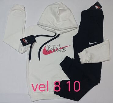 Komplet trenerke: Nike, 122-128, Unisex — 21