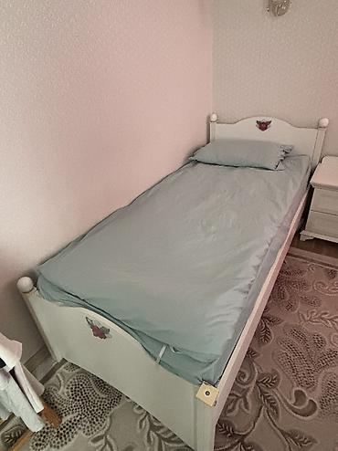 bunk bed: Односпальная кровать с изголовьем и изножьем в классическом стиле. - — 2