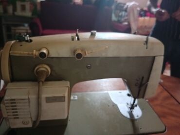 Tikiş maşınları: Tikiş maşını İşlənmiş,Elektromexaniki, 5 saplı, Ünvandan götürmə — 5