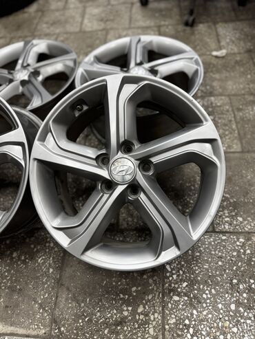 Диски: Литые Диски R 17 Hyundai, Комплект, отверстий - 5, Б/у