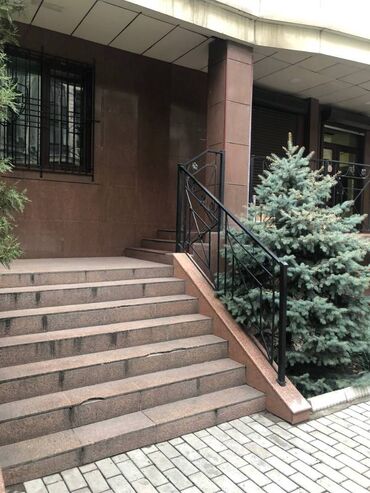 аренда помещений г ош: Сдаю коммерческое помещение 150 кв.м. Адрес: г. Бишкек ул. Раззакова