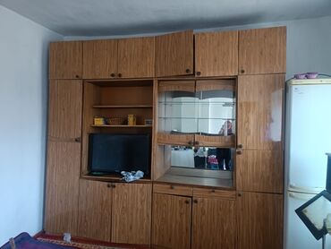 порода бука: Срочно продаю кухонный шкаф высота 2.20 ширина 3 метра, шифонер