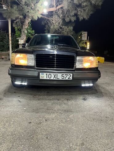 Mercedes-Benz E-Class: 2.8 л | 1994 г. Седан
