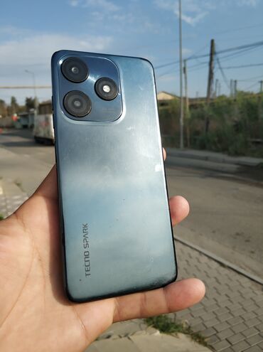 Tecno: Tecno spark 10C 64 yaddaş. bura yazmayın alan narahat etsin boş
