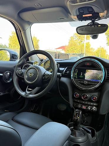 Mini: Mini Cooper S: 2020 г., Бензин — 10