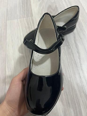 Детская обувь: Лаковые туфли для девочки - Цвет: черный, глянцевый (лаковая — 7