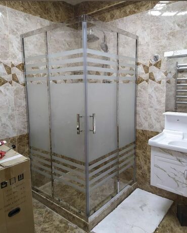 Duş kabinaları, arakəsmələr: Yeni Üstü açıq kabina, Künc üçün — 18