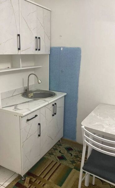 сдаю квартиру долгосрочные: 1 бөлмө, Кыймылсыз мүлк агенттиги, Чогуу жашоосу жок, Толугу менен эмереги бар, Жарым -жартылай эмереги бар