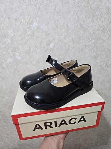 7 1: Туфли для девочки фирмы Ariaca, размер 30, кожанная — 1