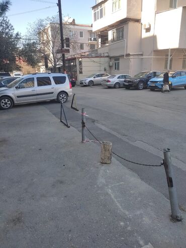 Uzunmüddətli kirayə mənzillər: Xetai çoxmərtəbəli binada geniş və işıqlı mənzil. Xüsusiyyətlər: - — 4