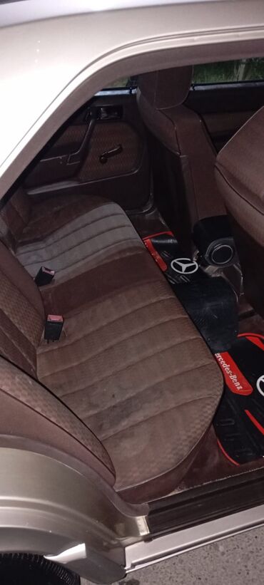 Mercedes-Benz: Mercedes-Benz 190 (W201): 2 l | 1991 il Sedan — 9