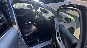 чехлы на xs: Toyota Vitz: 2005 г., 1 л, Автомат, Бензин, Хэтчбэк — 3