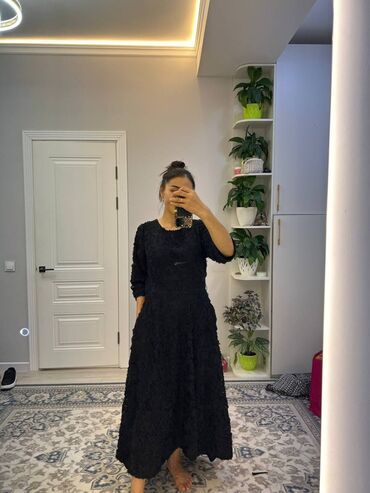 платье на той: Кече көйнөгү, Коктейл, Узун модель, Жеңдери менен, S