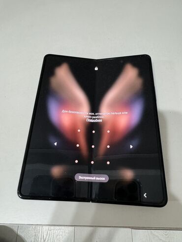 бу чехлы: Samsung Galaxy Z Fold 3, Б/у, 512 ГБ, цвет - Черный, 2 SIM, eSIM