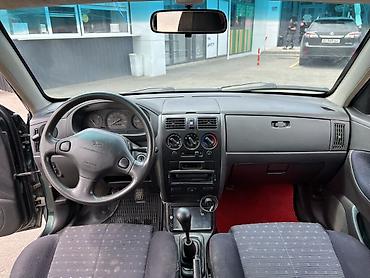 лопасть: Daihatsu Sirion: 2003 г., 1 л, Механика, Бензин, Хэтчбэк — 8