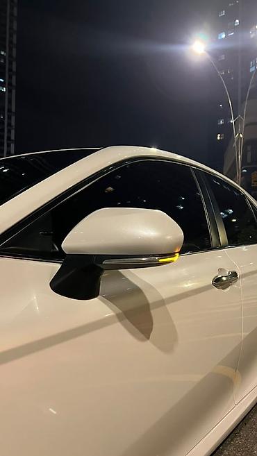 corolla 2016: Toyota Camry: 2020 г., Автомат, Гибрид, Седан — 5
