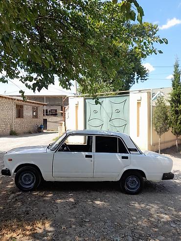 lada vaz 2107: Salam kreditlede satilir 1100ilkin 10ay 300manat. Mator most yaxsi — 3