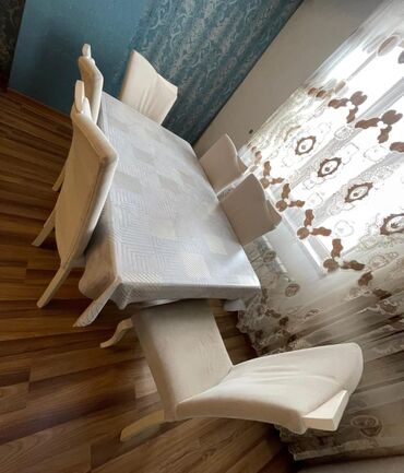 Masa və oturacaq dəstləri: Qonaq otağı üçün, İşlənmiş, Kvadrat masa, 6 stul