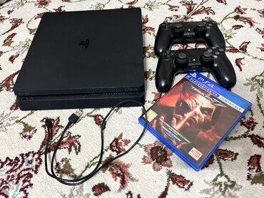 PS4 (Sony PlayStation 4): Продаю PS4 (500 gb) с дисководом Все шнуры в комплекте Коробки имеются