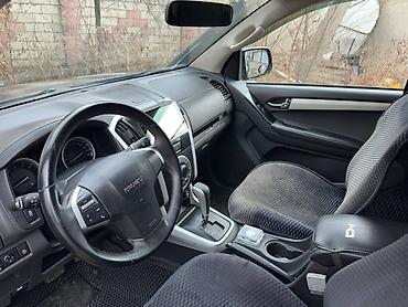 исузу ельф: Isuzu D-Max: 2019 г., 3 л, Автомат, Дизель, Пикап — 4