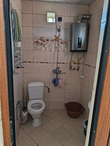 Kirayə evlər: Keşlə qəs. 2 otaqlı, 65 kv. m, Orta təmir