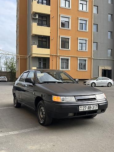 VAZ (LADA): Model: Lada 2112 (hatchback, 5 qapı) Rəng: qara (mat) Yanacaq: benzin — 2
