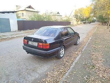 Volkswagen: Volkswagen Vento: 1993 г., 1.8 л, Механика, Бензин, Седан — 3