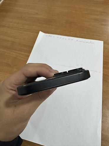 Уюлдук телефондор жана аксессуарлар: IPhone 15, Колдонулган, 256 ГБ, Кара, Заряддоочу түзүлүш, Коргоочу айнек, 86 % — 4