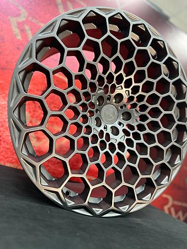 Диски: Диски R 22 BMW, отверстий - 5, Новый — 9